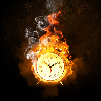 Un orologio in fiamme potrebbe misurare il tempo in modo diverso. © Can Stock Photo Inc.