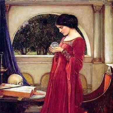 Mulher de vestido vermelho, olhando para uma bola de cristal.